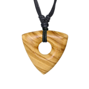 Collier noir pendentif tronc triangle en bois dolivier