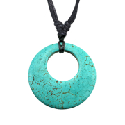 Collier noir pendentif disque en pierre de turquoise