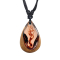 Collana nera con ciondolo a goccia fiamma eterna epossidica arancione in legno di teak