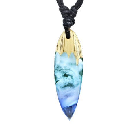 Collana nera con ciondolo onde surf epossidico blu in legno di tamarindo