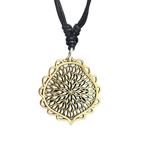 Collana nera con ciondolo fiore della vita placcato oro con foglie