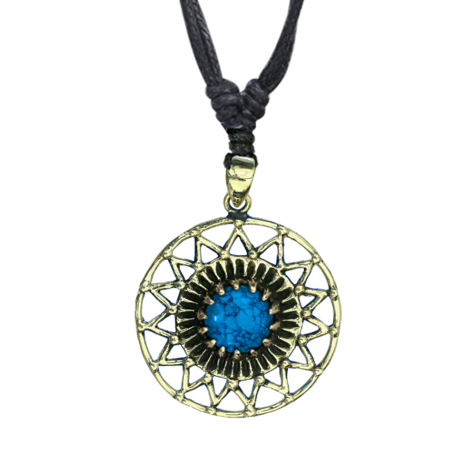 Collier noir pendentif doré disque rond avec pierre turquoise