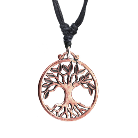 Collana nera con ciondolo in oro rosa