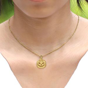 Chaîne plaquée or, pendentif tête de citrouille plaqué or