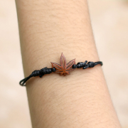 Black hemp leaf bracelet made of sawo wood