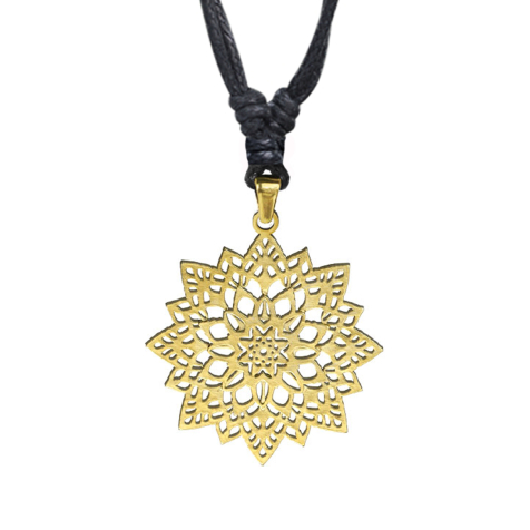 Collier noir avec pendentif mandala étoile plaqué or