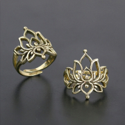 Ring vergoldet filigrane Lotusblume